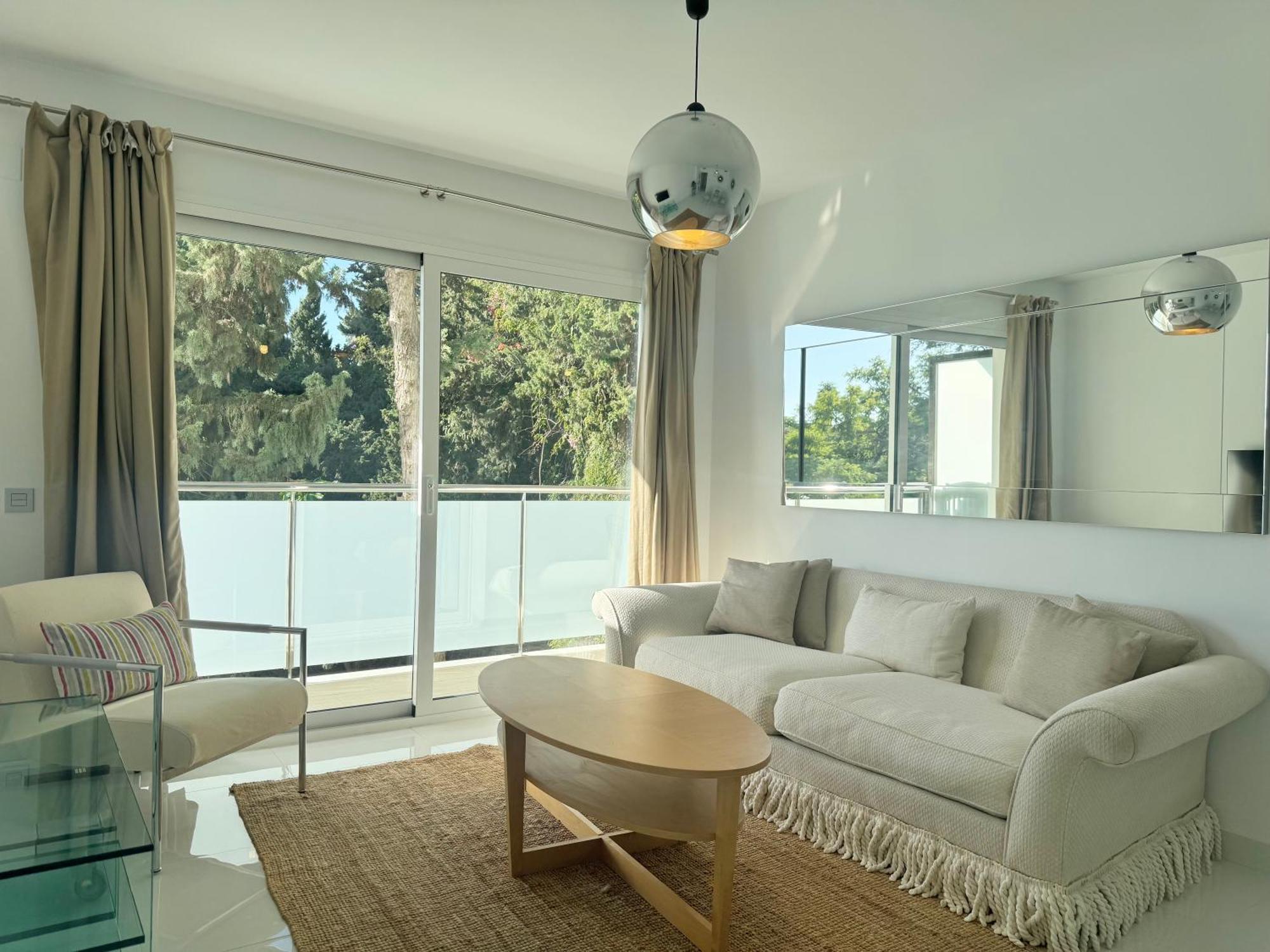 Center Of Ii - Eaw Homes Apartamento