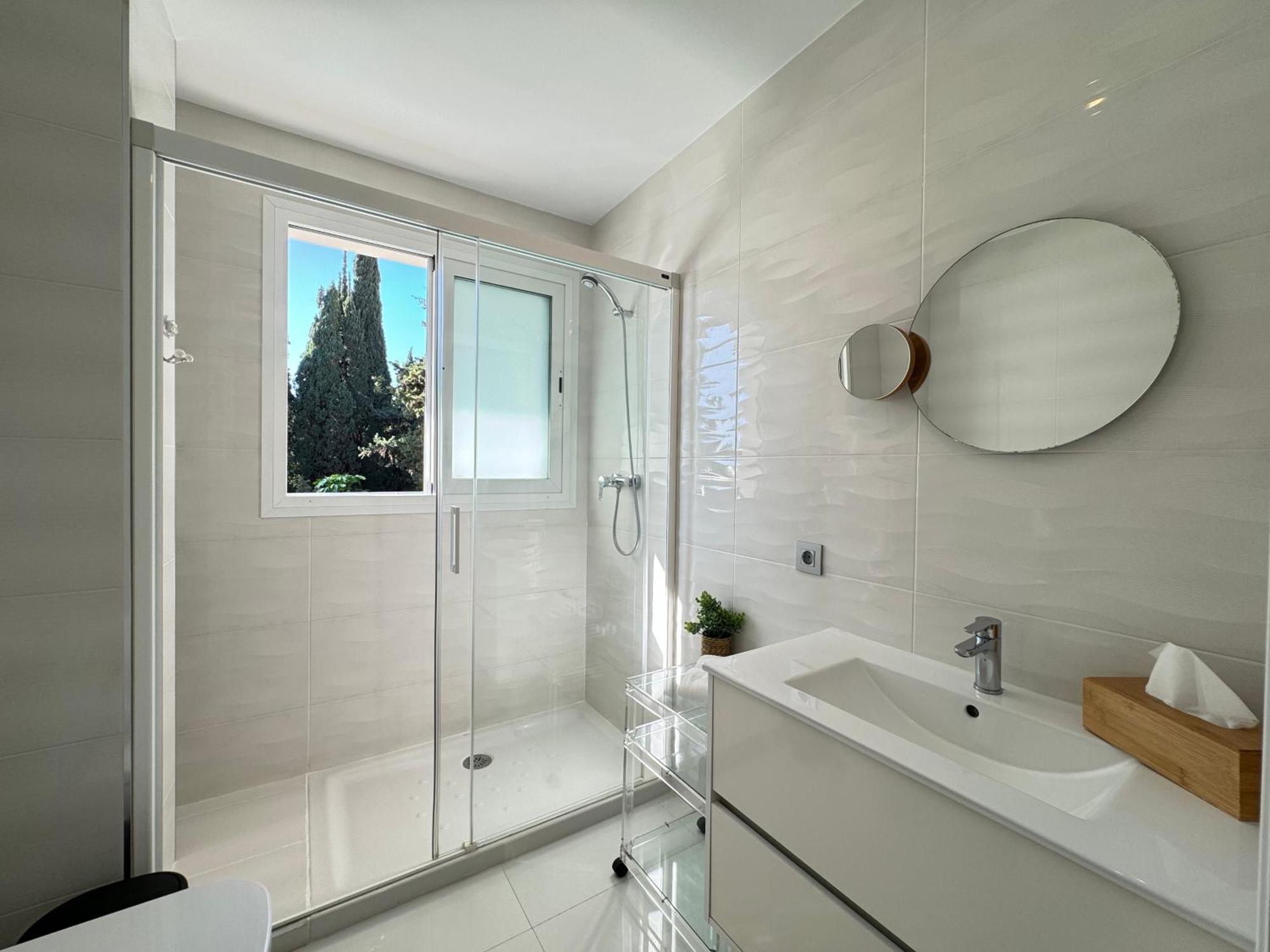Center Of Ii - Eaw Homes Apartamento Marbella